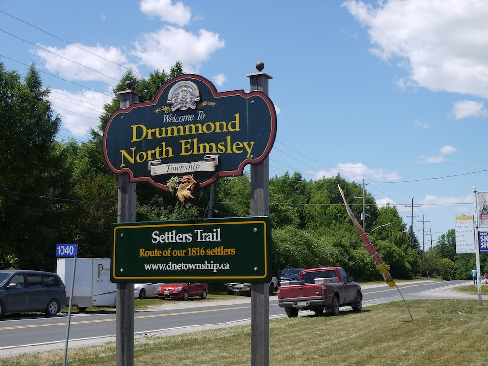 Drummond North Elmsley road sign